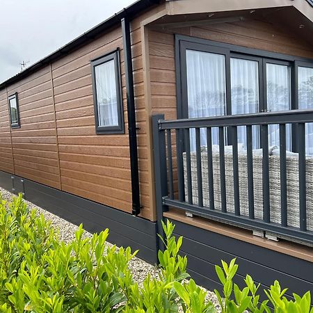 Kingfisher Lodge Long Acre Holiday Park Івшем Екстер'єр фото