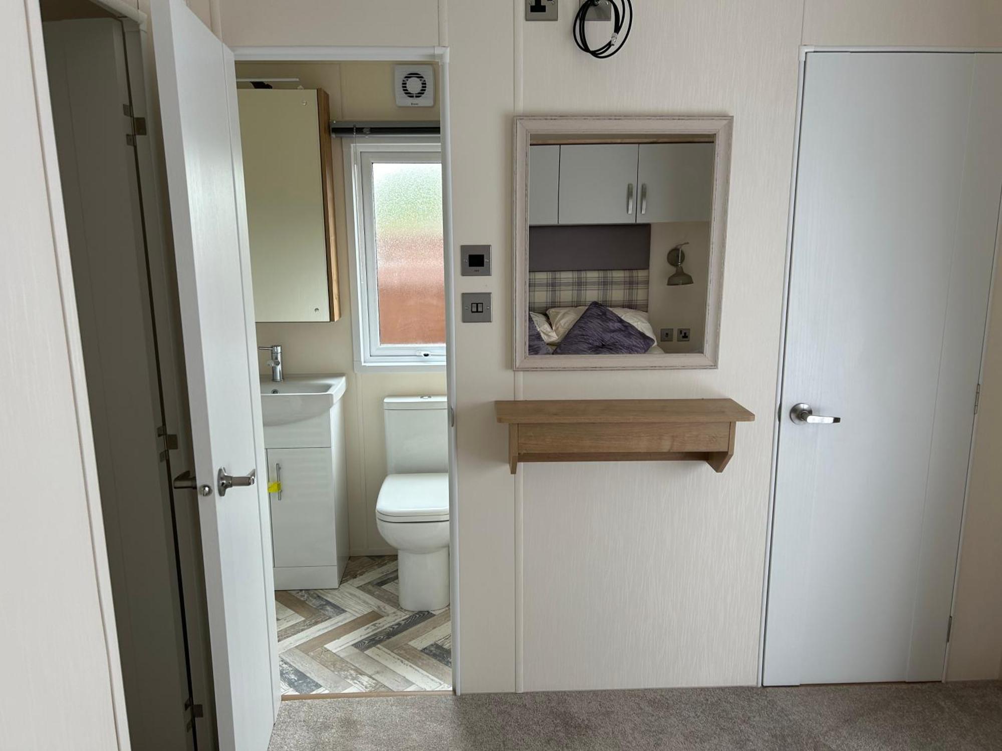 Kingfisher Lodge Long Acre Holiday Park Івшем Екстер'єр фото