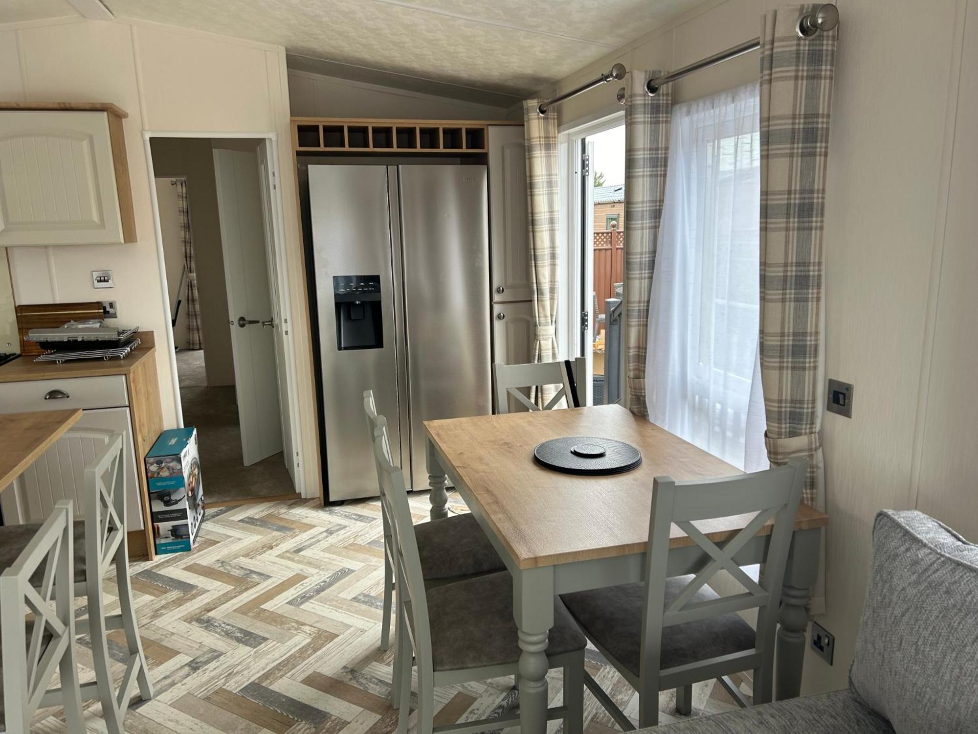 Kingfisher Lodge Long Acre Holiday Park Івшем Екстер'єр фото